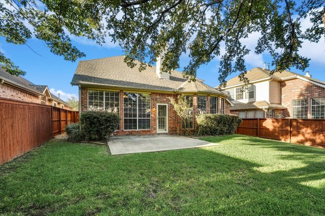 1010 Noble Avenue, Lantana, TX 76226