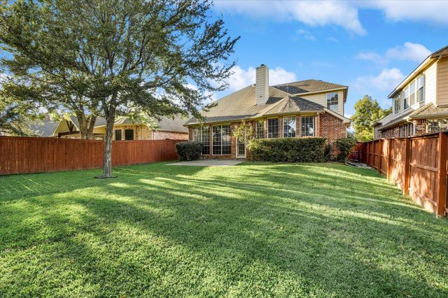 1010 Noble Avenue, Lantana, TX 76226