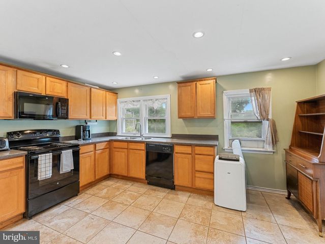 174 CRUM CREEK DR, Woodlyn, PA 19094