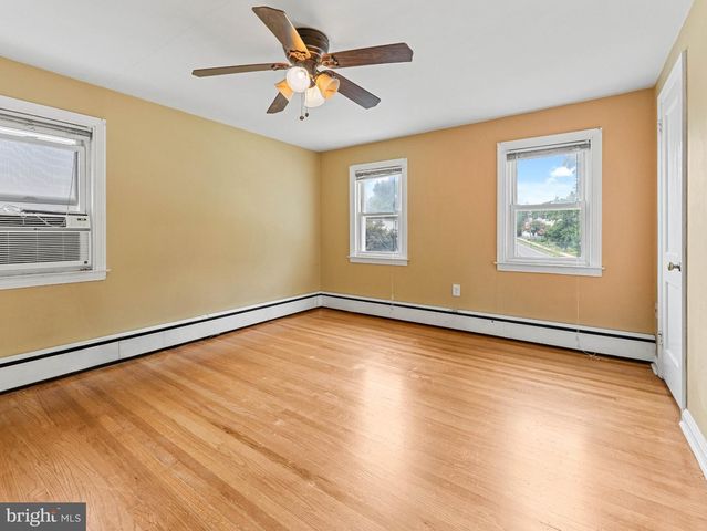 174 CRUM CREEK DR, Woodlyn, PA 19094