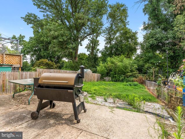 174 CRUM CREEK DR, Woodlyn, PA 19094