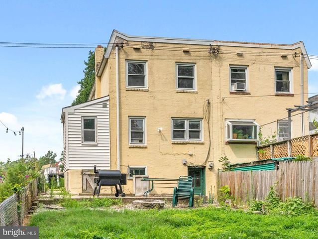 174 CRUM CREEK DR, Woodlyn, PA 19094