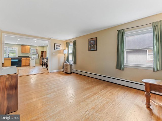 174 CRUM CREEK DR, Woodlyn, PA 19094
