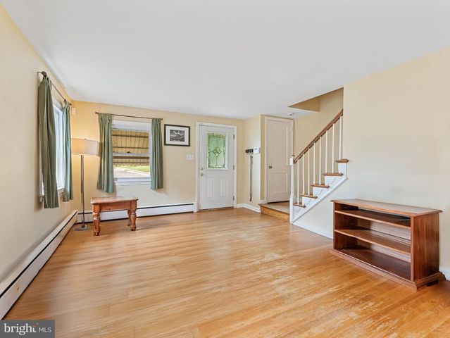 174 CRUM CREEK DR, Woodlyn, PA 19094