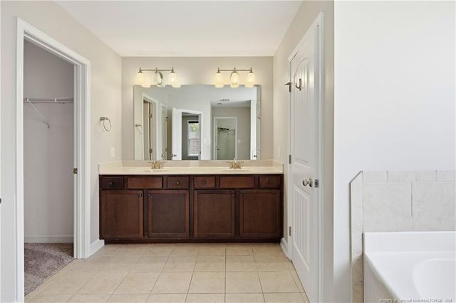 162 Eclipse Court, Raeford, NC 28376