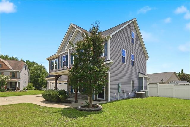 162 Eclipse Court, Raeford, NC 28376