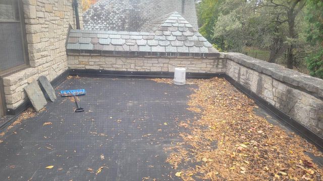 1101 S MONROE AVENUE, Green Bay, WI 54301