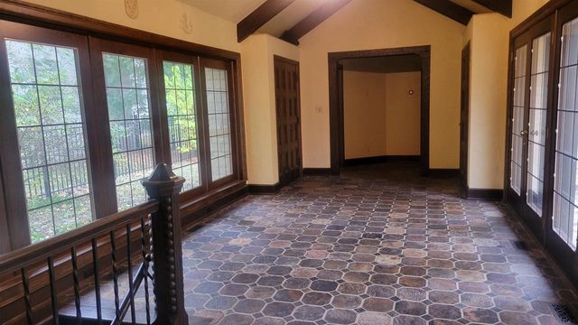 1101 S MONROE AVENUE, Green Bay, WI 54301