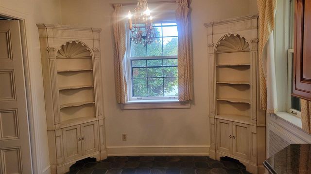 1101 S MONROE AVENUE, Green Bay, WI 54301