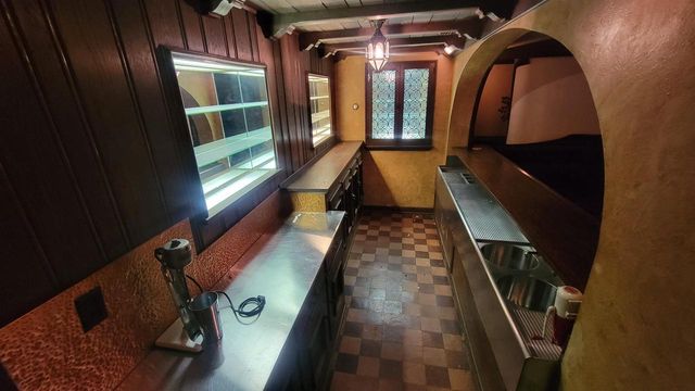 1101 S MONROE AVENUE, Green Bay, WI 54301