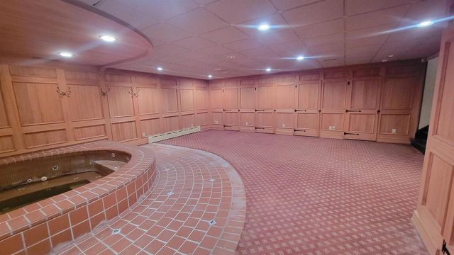 1101 S MONROE AVENUE, Green Bay, WI 54301