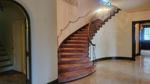 1101 S MONROE AVENUE, Green Bay, WI 54301