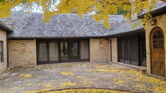 1101 S MONROE AVENUE, Green Bay, WI 54301