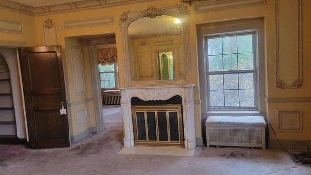 1101 S MONROE AVENUE, Green Bay, WI 54301