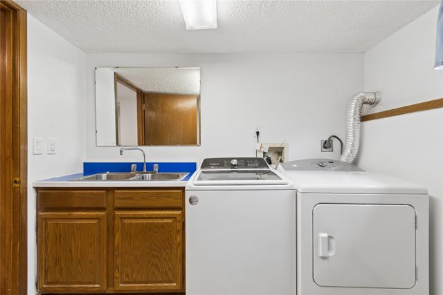 1900 NW 82nd Street, Clive, IA 50325