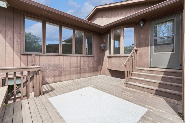 1900 NW 82nd Street, Clive, IA 50325