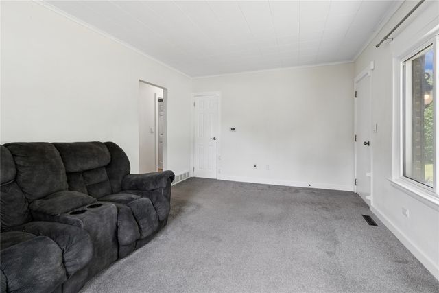 1900 NW 82nd Street, Clive, IA 50325