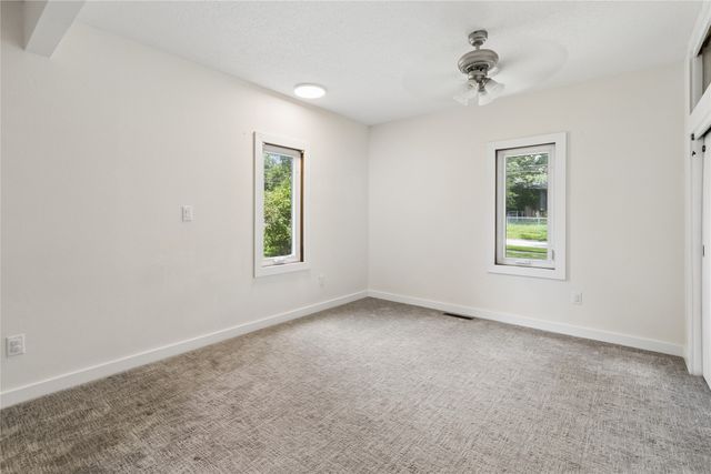 1900 NW 82nd Street, Clive, IA 50325