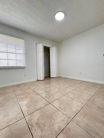 693 SW Nichols Terrace, Port St. Lucie, FL 34953