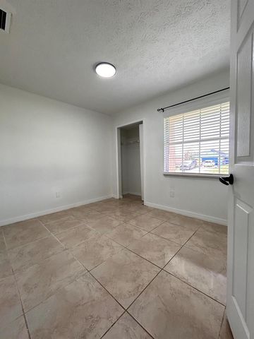 693 SW Nichols Terrace, Port St. Lucie, FL 34953