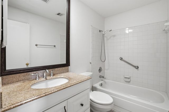 1920 Augusta Drive 31, Houston, TX 77057