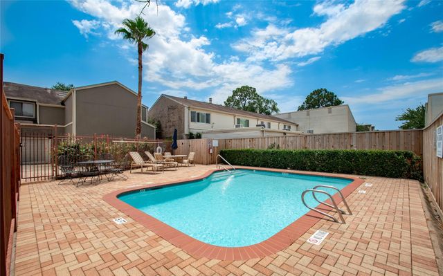 1920 Augusta Drive 31, Houston, TX 77057