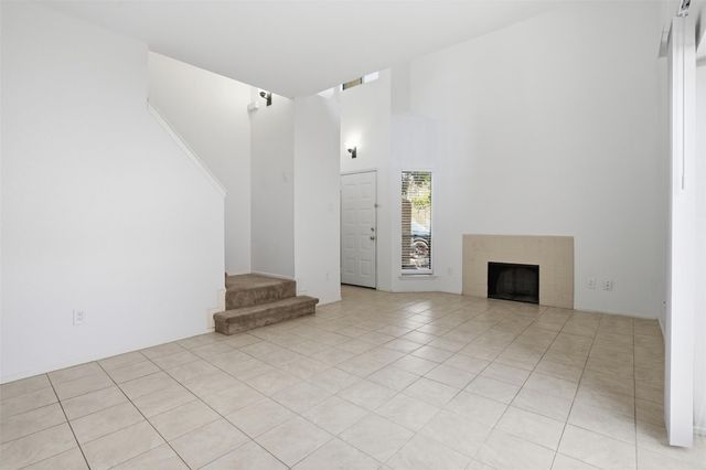 1920 Augusta Drive 31, Houston, TX 77057