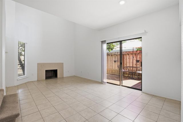 1920 Augusta Drive 31, Houston, TX 77057