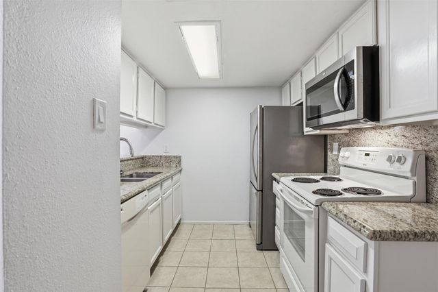 1920 Augusta Drive 31, Houston, TX 77057