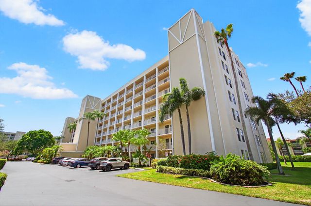 7290 Kinghurst Drive 405, Delray Beach, FL 33446