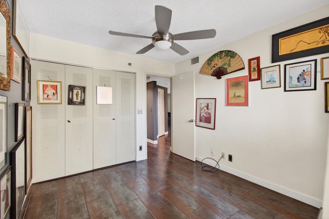 7290 Kinghurst Drive 405, Delray Beach, FL 33446