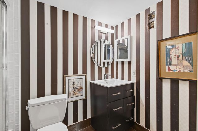 7290 Kinghurst Drive 405, Delray Beach, FL 33446