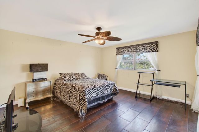 7290 Kinghurst Drive 405, Delray Beach, FL 33446