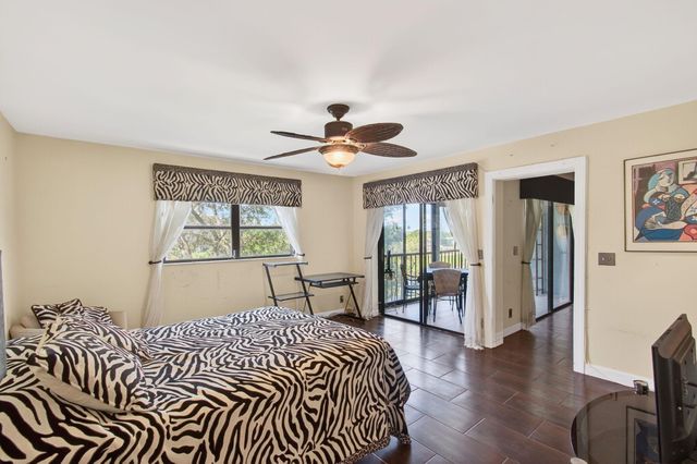 7290 Kinghurst Drive 405, Delray Beach, FL 33446