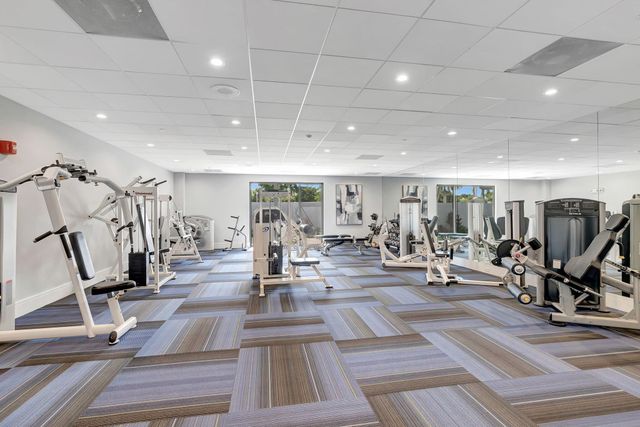 7290 Kinghurst Drive 405, Delray Beach, FL 33446