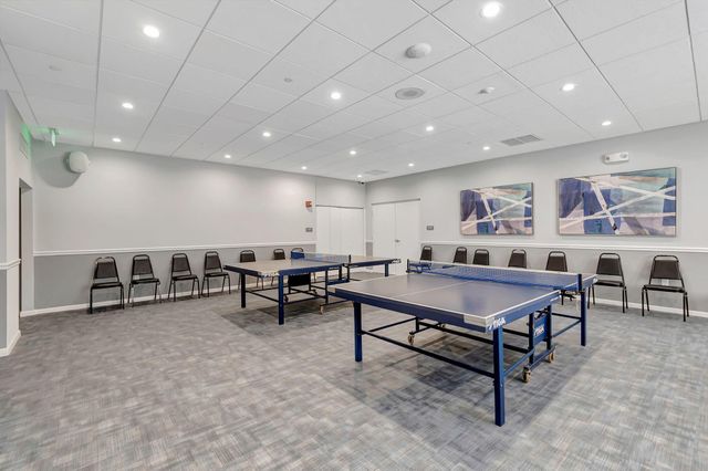 7290 Kinghurst Drive 405, Delray Beach, FL 33446