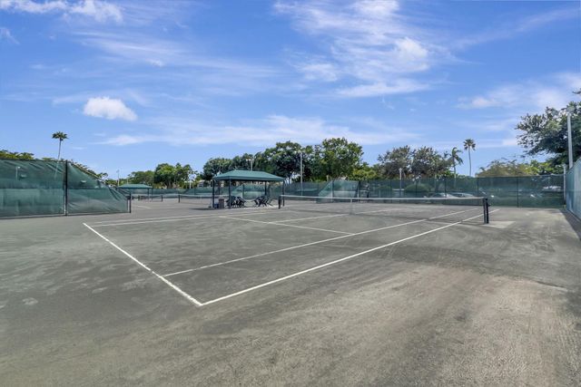 7290 Kinghurst Drive 405, Delray Beach, FL 33446