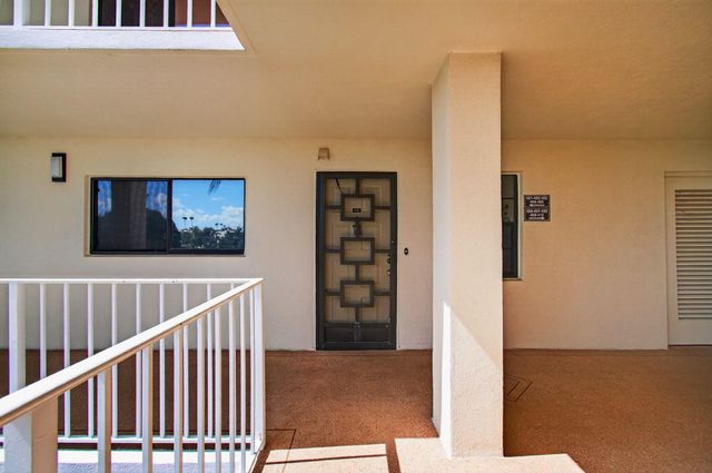 7290 Kinghurst Drive 405, Delray Beach, FL 33446