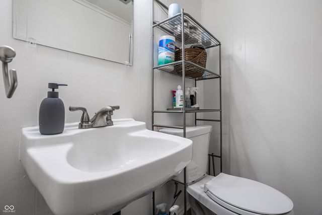 7802 Fall Creek Road, Indianapolis, IN 46256