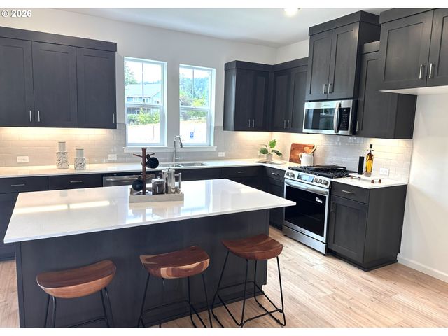 32765 Sw Huser Ln, Scappoose, OR 97056