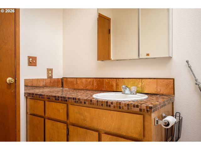 8416 Se 72ND Ave, Portland, OR 97206