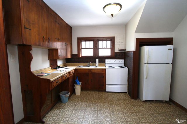 624 Waterloo Avenue, Monroe, MI 48161