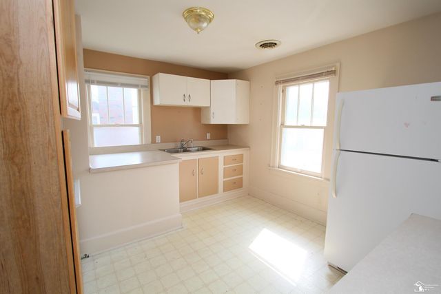 624 Waterloo Avenue, Monroe, MI 48161