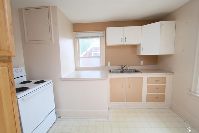 624 Waterloo Avenue, Monroe, MI 48161