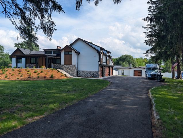 675 W Gilbert Road, Palatine, IL 60067