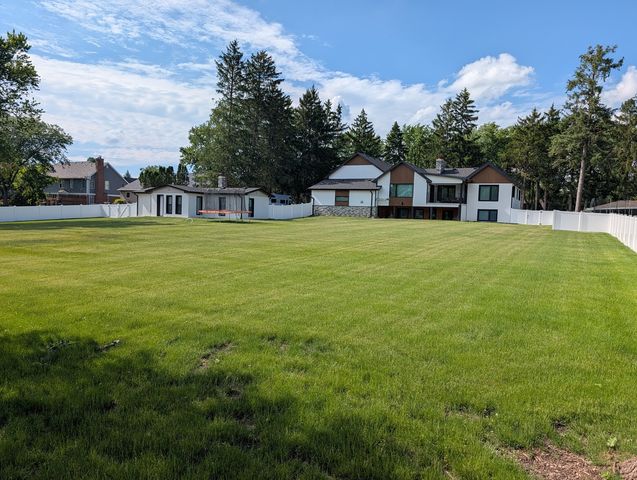 675 W Gilbert Road, Palatine, IL 60067