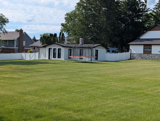 675 W Gilbert Road, Palatine, IL 60067