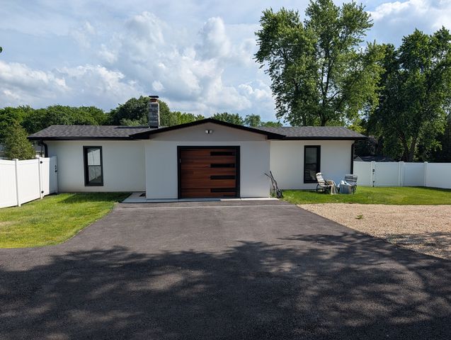 675 W Gilbert Road, Palatine, IL 60067