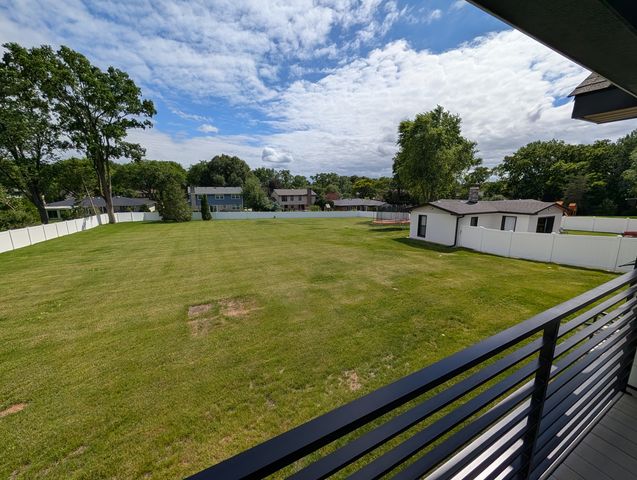 675 W Gilbert Road, Palatine, IL 60067