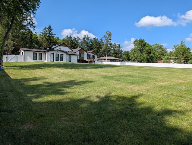 675 W Gilbert Road, Palatine, IL 60067